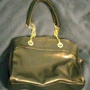 Kelly & Katie Satchel